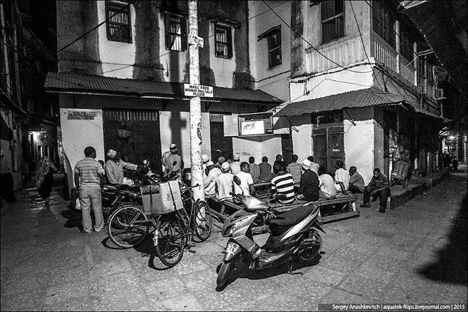 Ночная прогулка по африканским подворотням