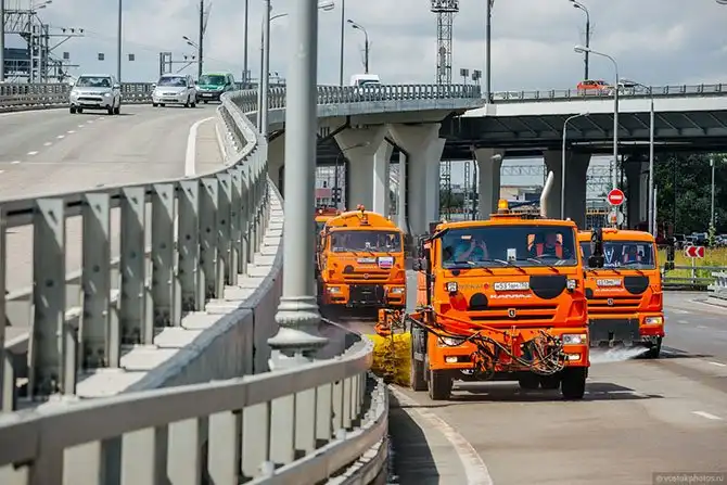 Как моют улицы Москвы