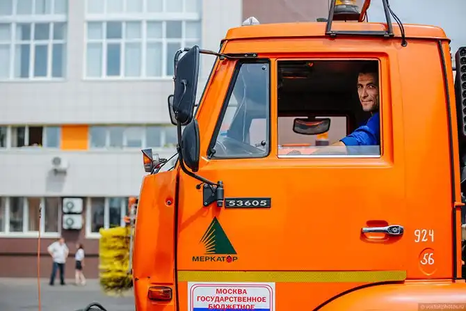 Как моют улицы Москвы