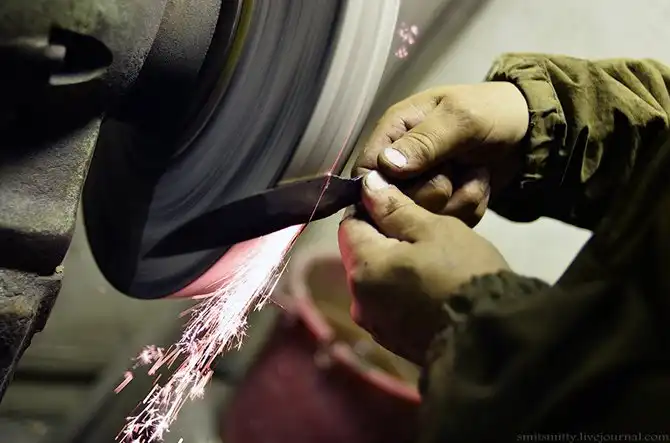 Как делают якутские ножи