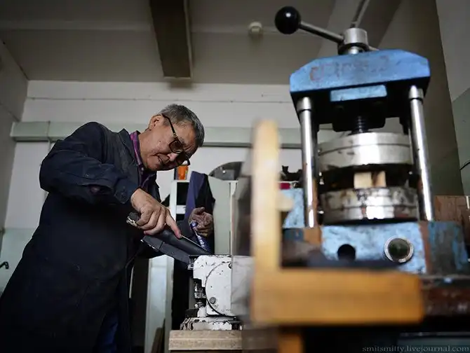 Как делают якутские ножи