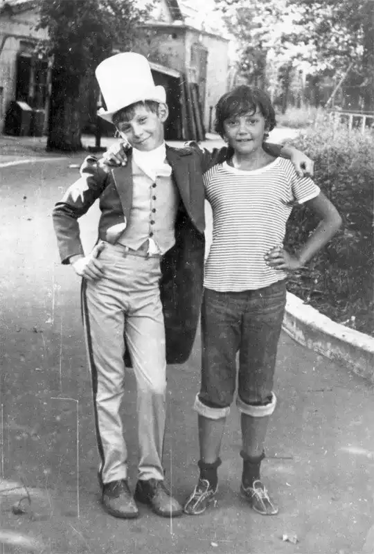 Фото со съемочных площадок фильмов про Петрова и Васечкина