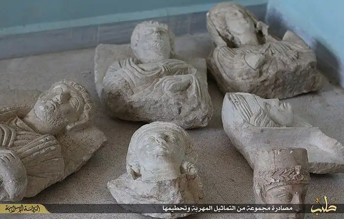 ИГИЛ уничтожил древние памятники в оккупированной Пальмире