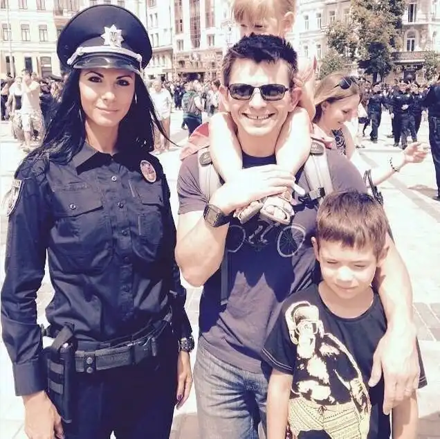 Новой звездой сети стала сотрудница патрульной полиции Киева Людмила Милевич