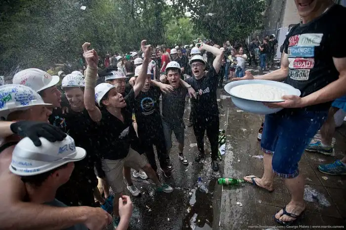 Выпускники МГТУ имени Баумана отпраздновали окончание учебы