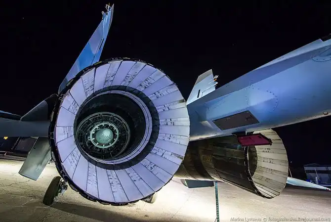 Как производят истребители Су-35