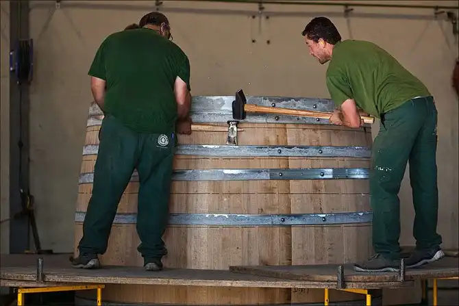 Как делают коньячные бочки