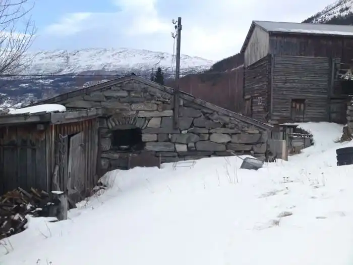 Как старый сарай превратился в оригинальную бильярдную