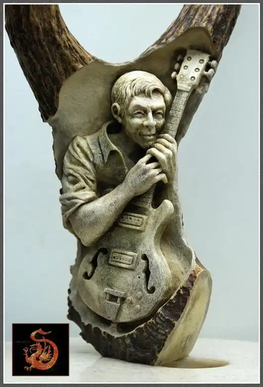 Виртуозные статуэтки застывших в древесине людей и существ