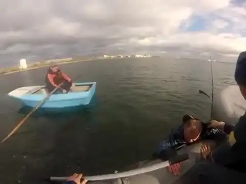 В Челябинске спасли пожилого рыбака, который запутался в сетях