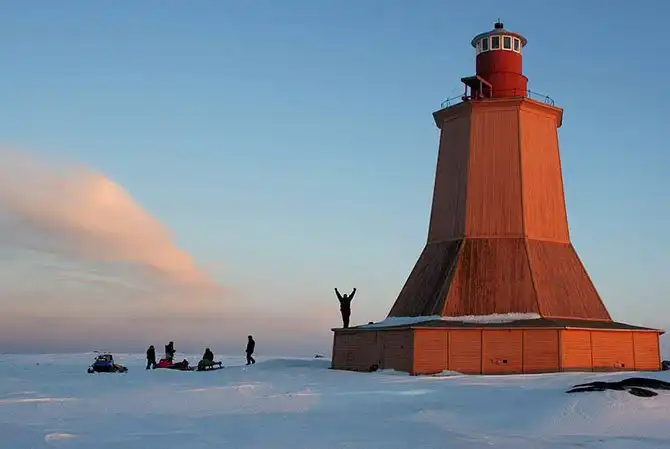 Путешествие к маякам России