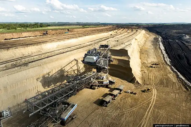 Назаровский угольный разрез. Здесь могли бы снимать «Безумного Макса»