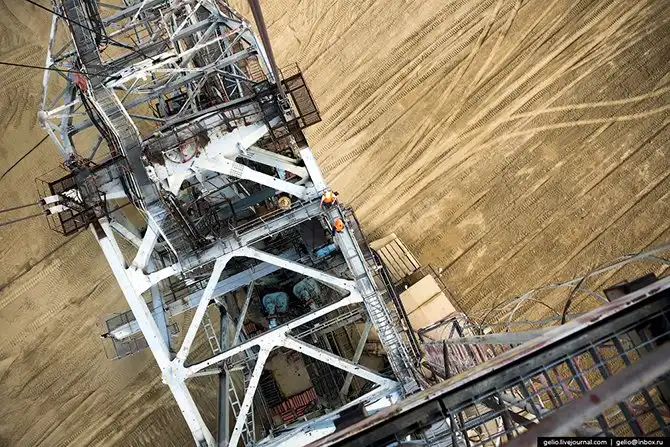 Назаровский угольный разрез. Здесь могли бы снимать «Безумного Макса»