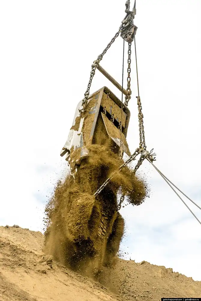 Назаровский угольный разрез. Здесь могли бы снимать «Безумного Макса»