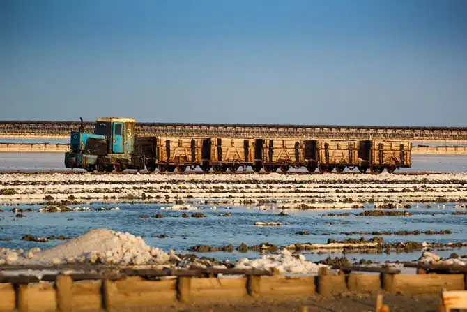 Добыча живой соли в Крыму