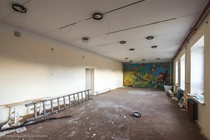 Стена детского сада, расписанная самым необычным способом