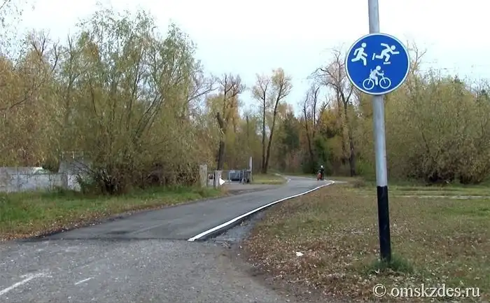 В Омске построили велосипедную дорожку за 10 миллионов рублей