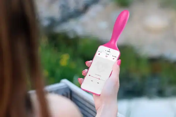 iPhone сможет удовлетворить женщину !