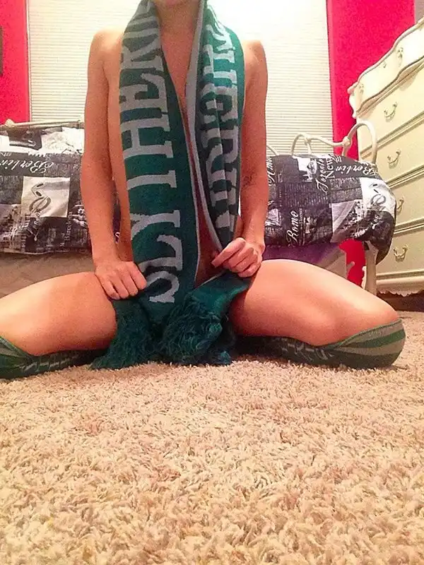 Отчаявшаяся фанатка Гарри Поттера попросила отвезти ее в тематический парк в обмен на секс