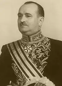 Возвращается муж из командировки, а в шкафу у жены - посол!