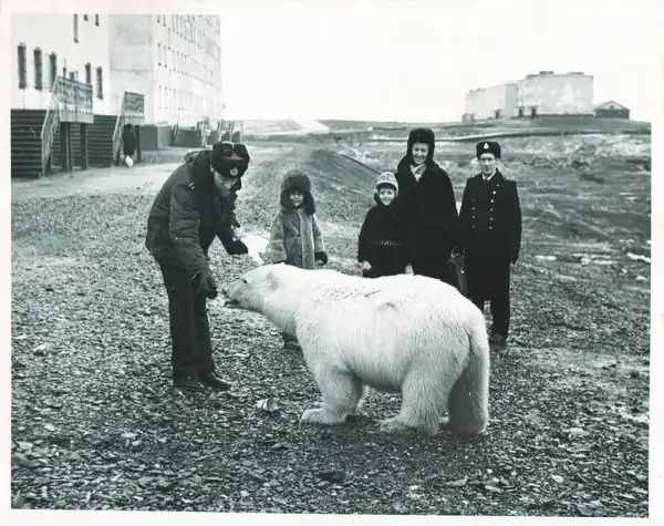 Ити ж твою мать...