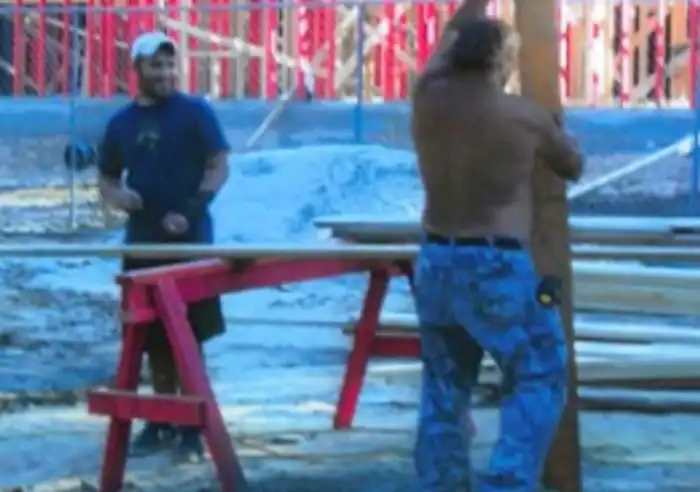 Любящий отец с оружием в руках отстоял жизнь сынаd