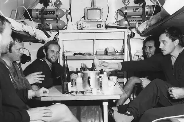 На дне: история отечественных подводных домов