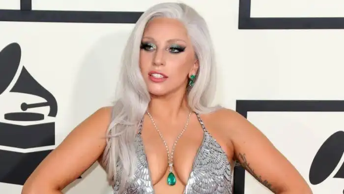 20 знаменитостей, которым запрещали въезд в разные страны