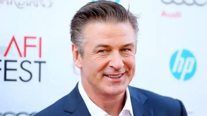 20 знаменитостей, которым запрещали въезд в разные страны