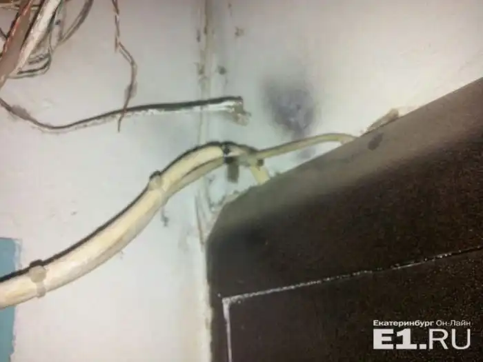 В Екатеринбурге требовавшие вернуть долг коллекторы перепутали подъезд