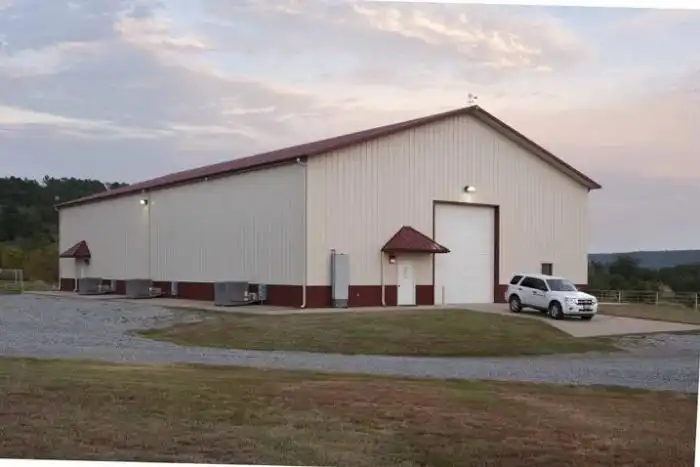 Идеальная холостяцкая берлога в большом сарае