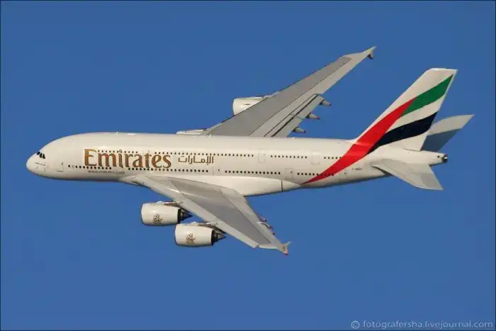 Как красят самый большой самолет. Airbus А-380 в Гамбурге