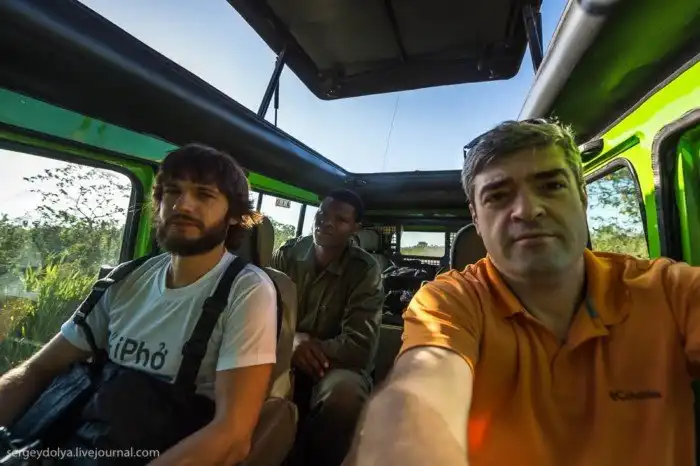 Что будет, если вылезти из машины со время сафари