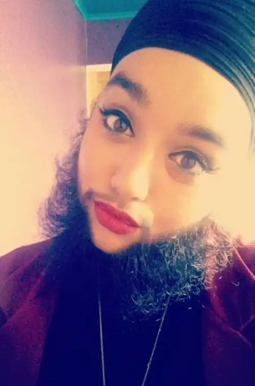 Индианка Харнаам Каур стала первой женщиной-моделью с бородой