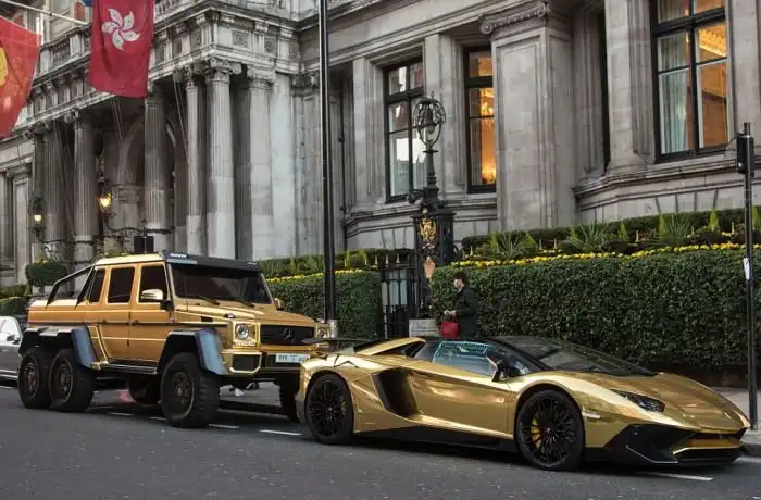 Миллиардер из Саудовской Аравии прибыл в Лондон с личным автопарком