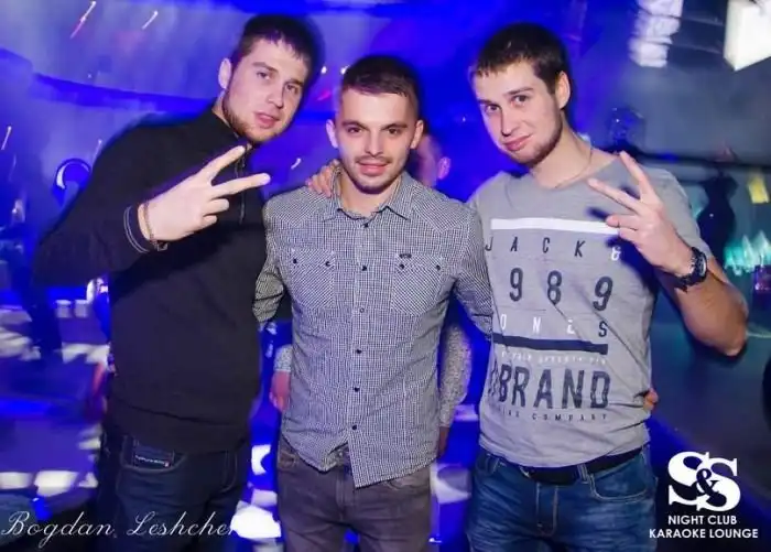 Пользователей сети возмутили снимки из ночного клуба ДНР