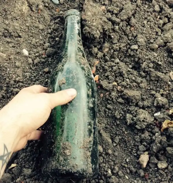 Послание от военнослужащих, пролежавшее в бутылке 39 лет