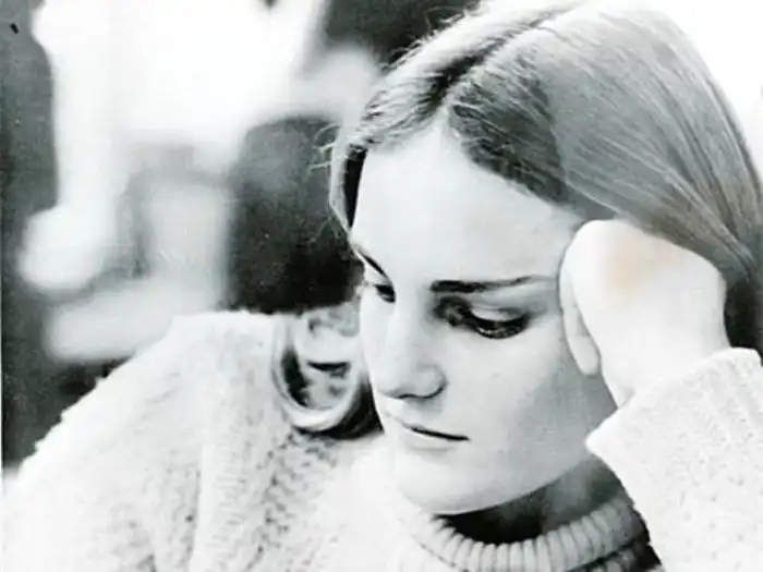 Жертвы, которые влюбились в своих мучителей: шокирующие примеры «стокгольмского синдрома»