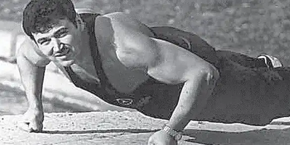 Человек, который никогда не спит и не стареет