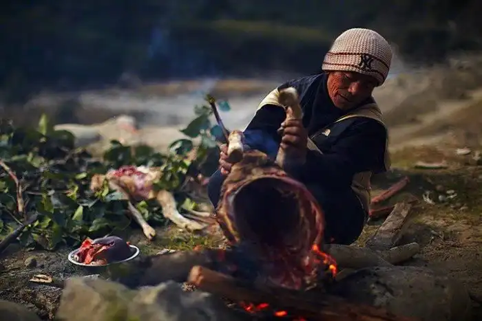 Как добывают сладкое золото Непала