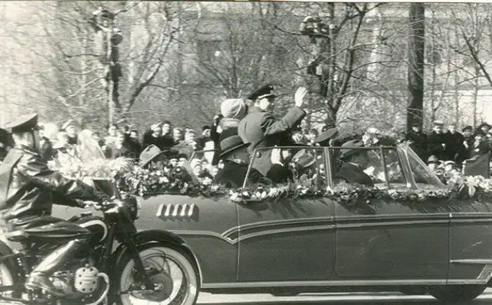 Юрий Алексеевич Гагарин – первый космонавт