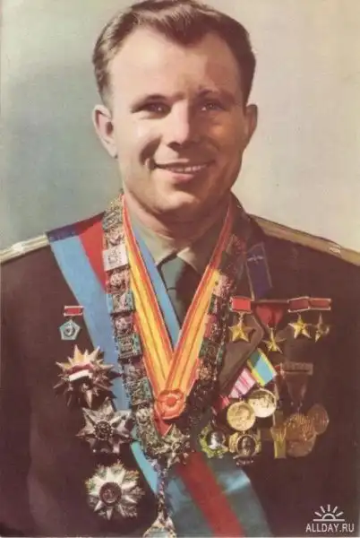 Юрий Алексеевич Гагарин – первый космонавт