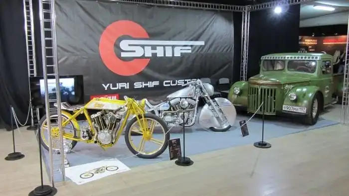 Белорусские мастера кастомайзинга представили мотоцикл «Юрий Гагарин»