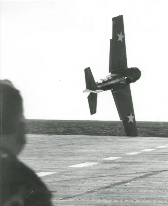 Боевая служба колесных авианосцев Великих озер «Соболь» и «Росомаха»