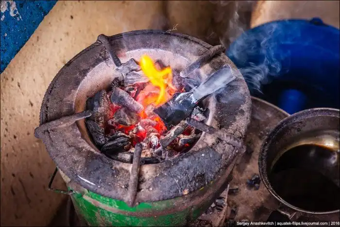 Как делают изделия из коровьих рогов на Мадагаскаре