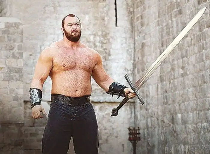 Хафтор Бьёрнссон, «Гора» из «Игры престолов», и его милый питомец