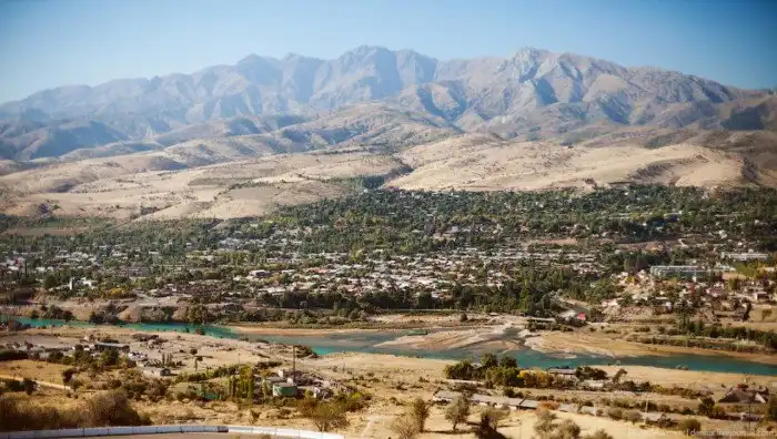 Горная жемчужина Узбекистана: Чарвакское водохранилище