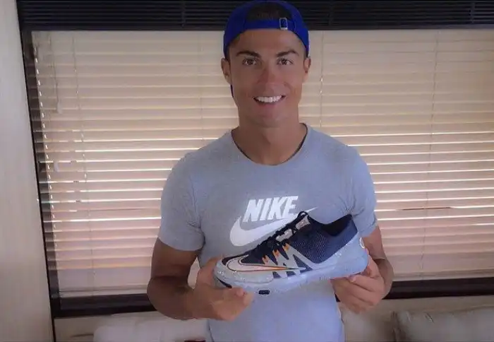 Как Криштиану Роналду зарабатывает свои миллионы и на что их тратит