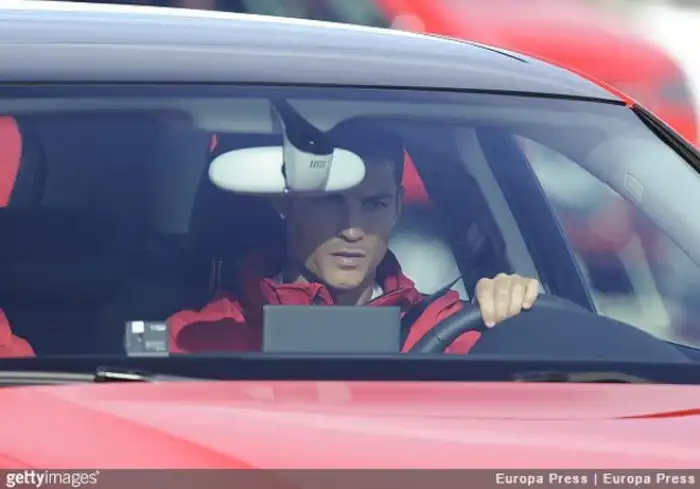 Как Криштиану Роналду зарабатывает свои миллионы и на что их тратит