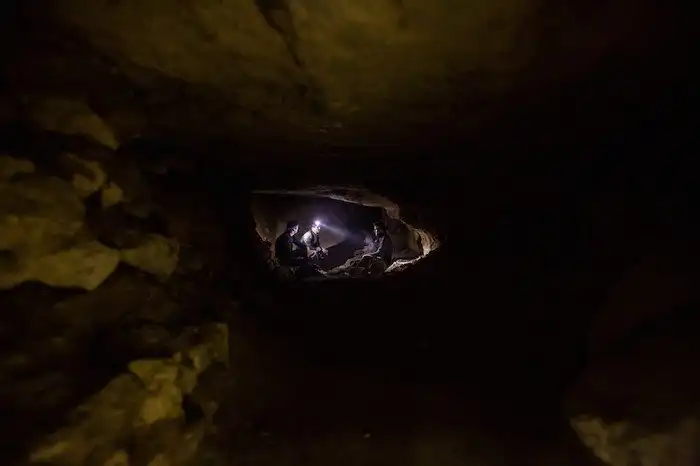 Катафилы - пираты парижских катакомб, увлечённые литературой